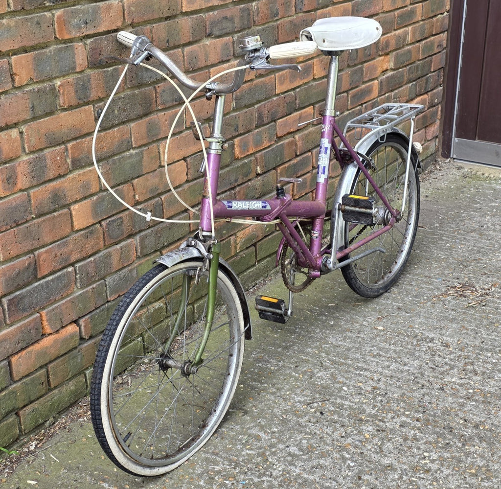 1970's VINTAGE Raleigh Stowaway FOLDING Bike (17" FRAME SIZE w/ 20" WHEELS)