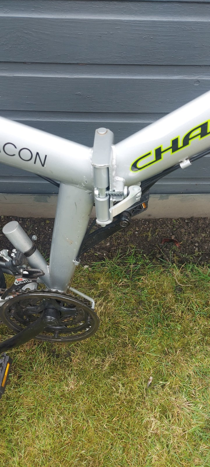 Challenge Beacon Folding Mountain Bike 18" Medium Frame, 18-Speed, 26" Wheels