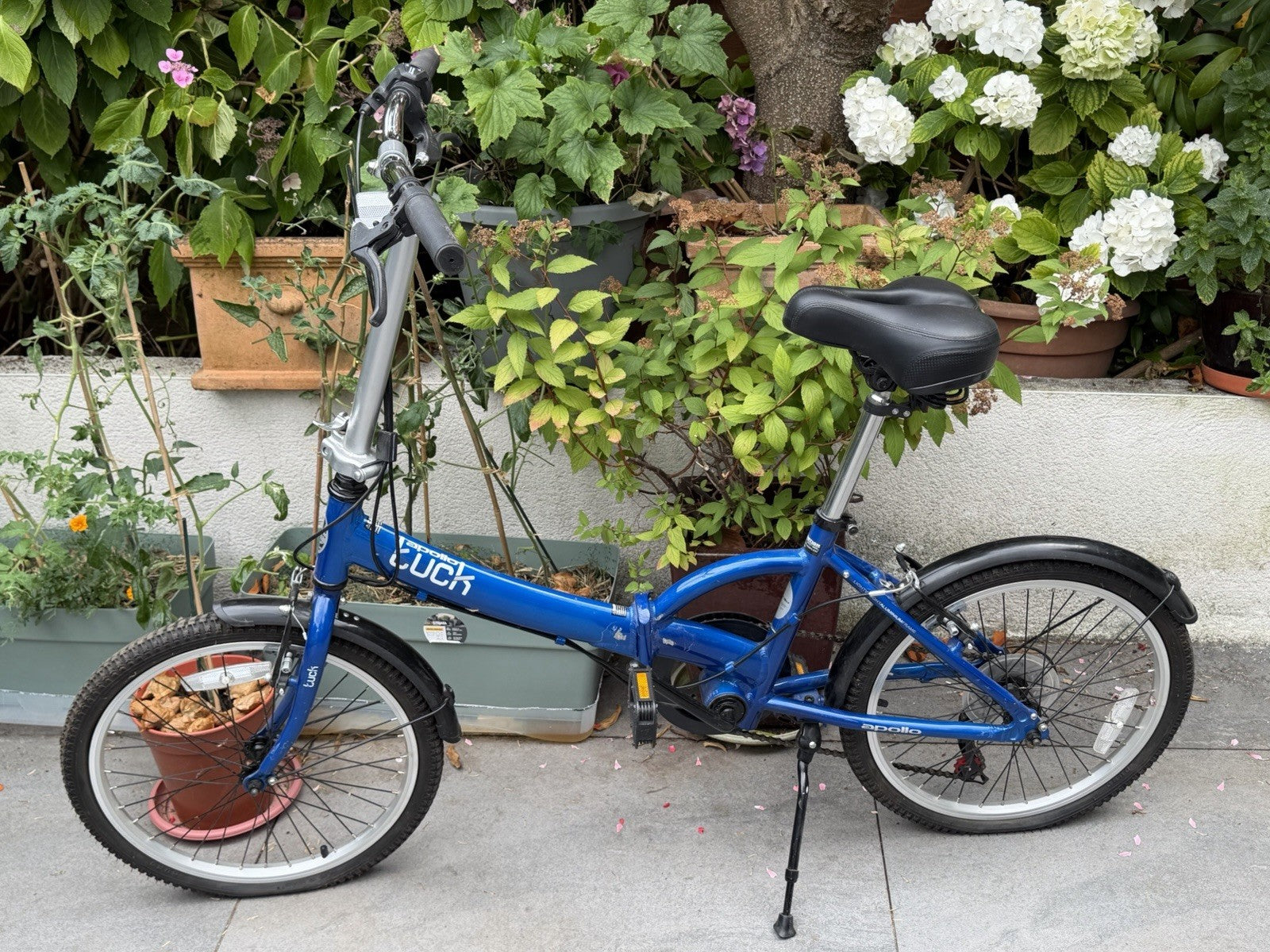 Apollo Tuck Folding Bike 20" Wheels, 6 speed, Blue