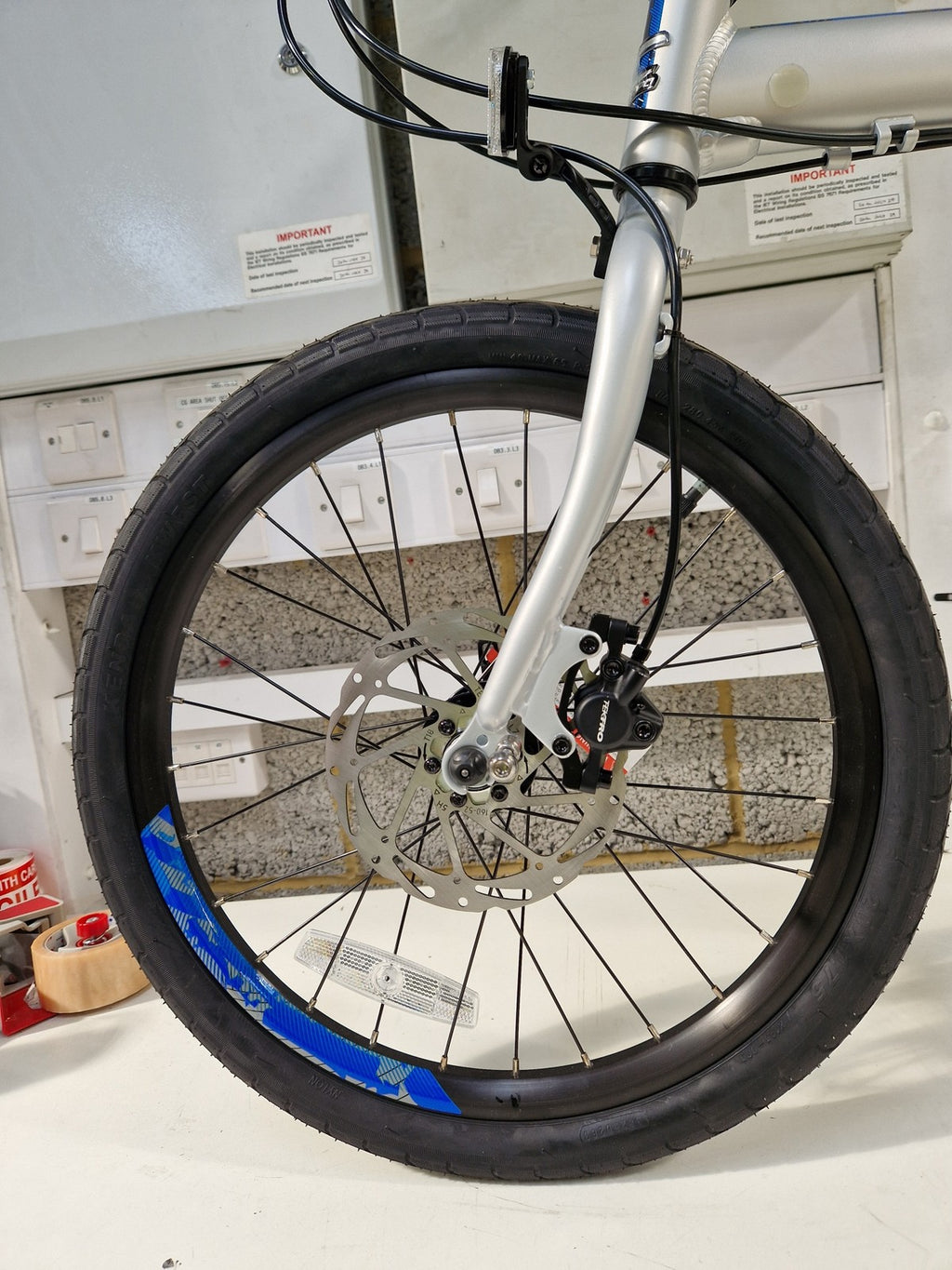 Carrera Intercity 2 Folding Bike 20in Wheels 9 Speed - Alloy - Silver (Used)