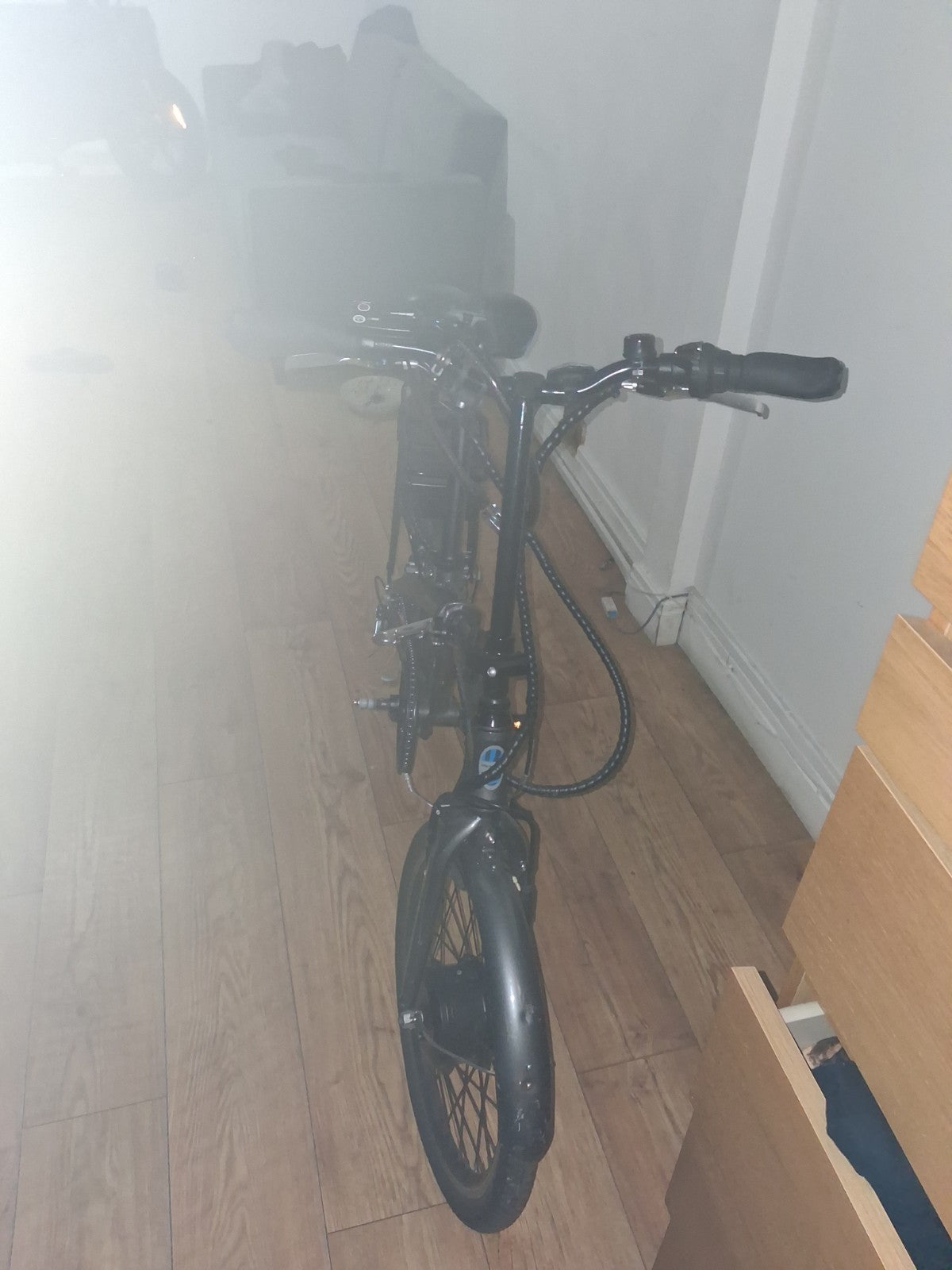 Apollo Transport 20in Folding Bike Black/Blue Disc Brakes Rack Mudguards