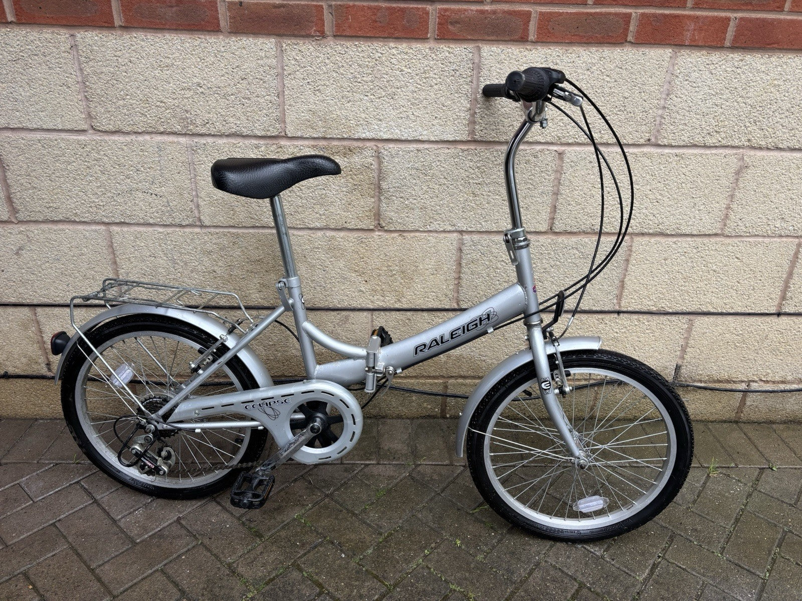 Raleigh Eclipse - 6 Speed Folding Bike - Shimano Gears - City / Commuting Bike
