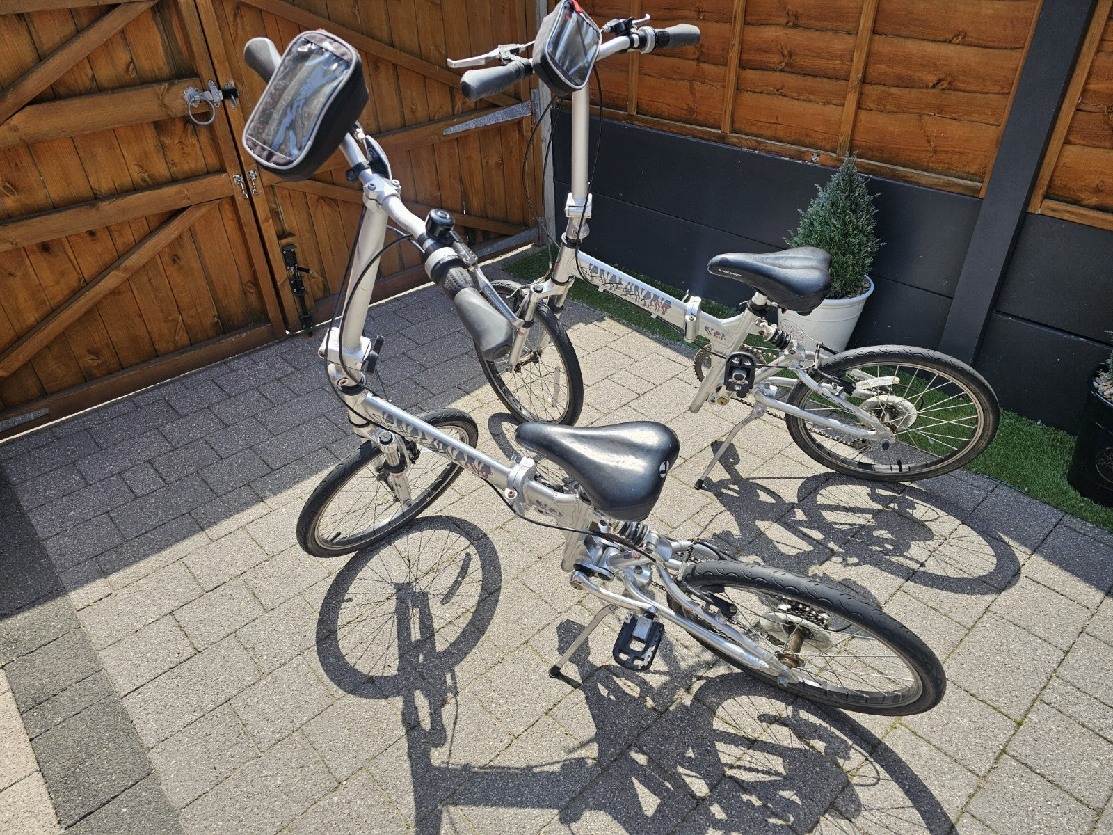 Pair of Folding Viking Bikes unisex 20" wheels