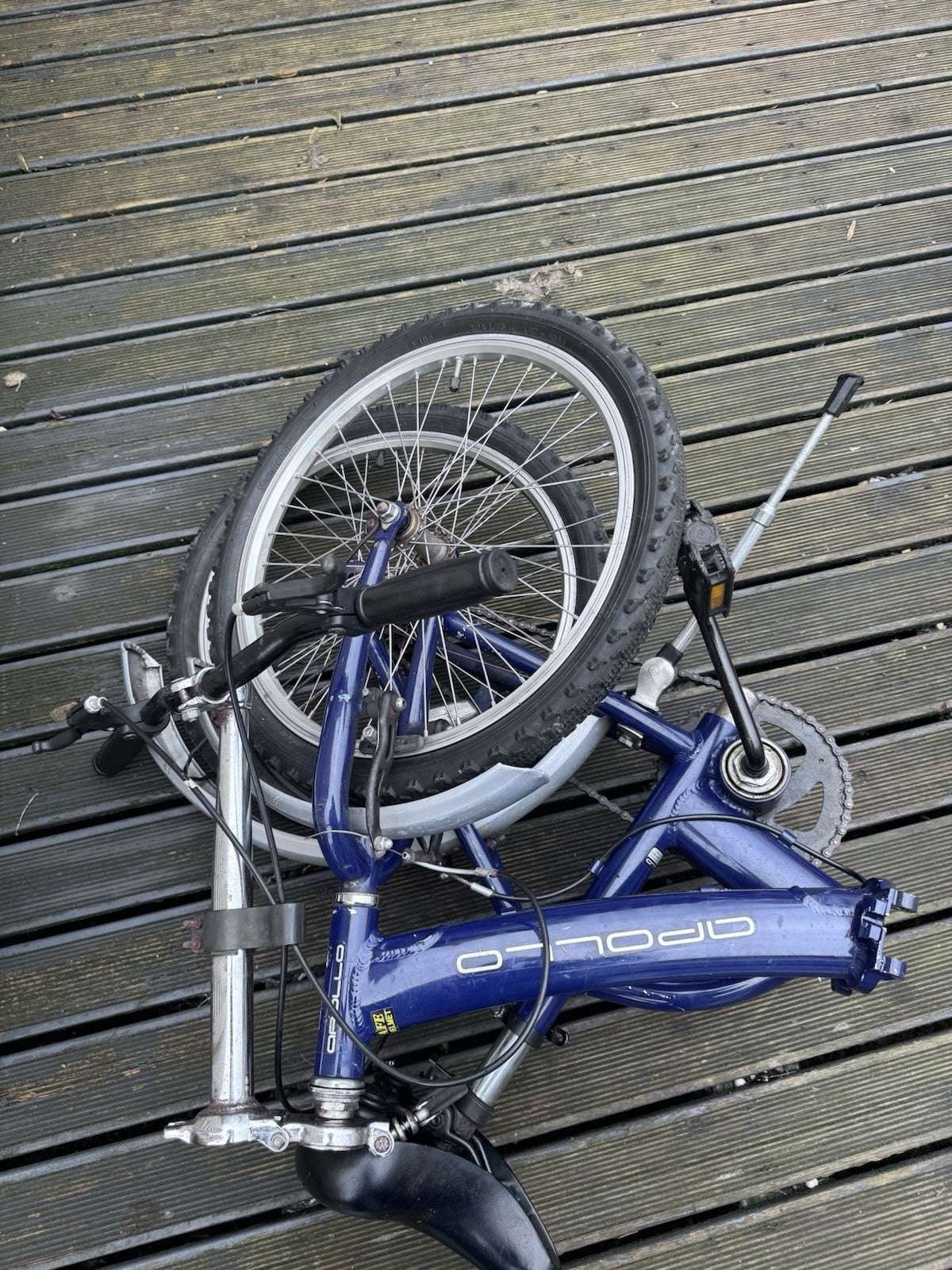 Apollo Folding Bike Aluminium Unisex Adults. Good Condition. Needs service.