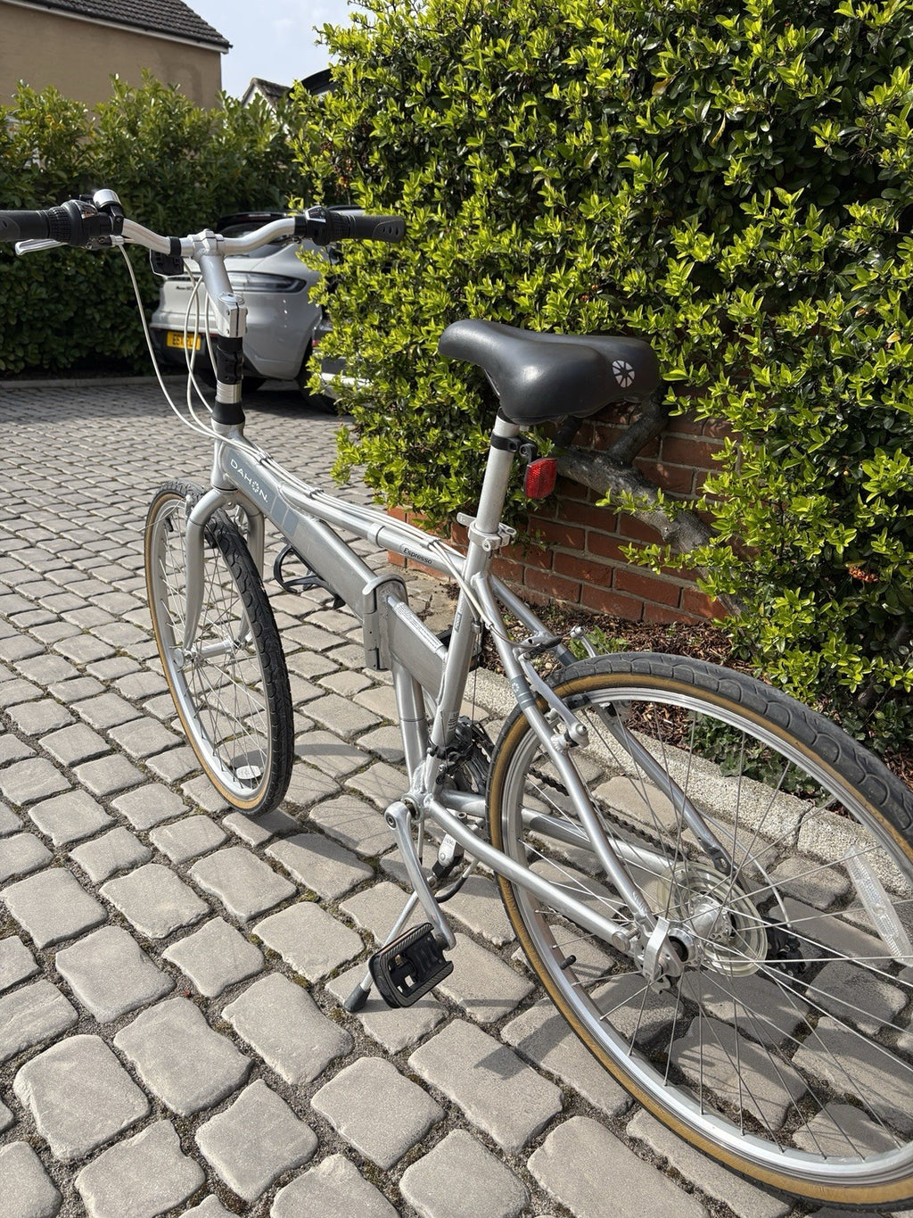 Dahon Espresso Folding Bike 26in wheels silver