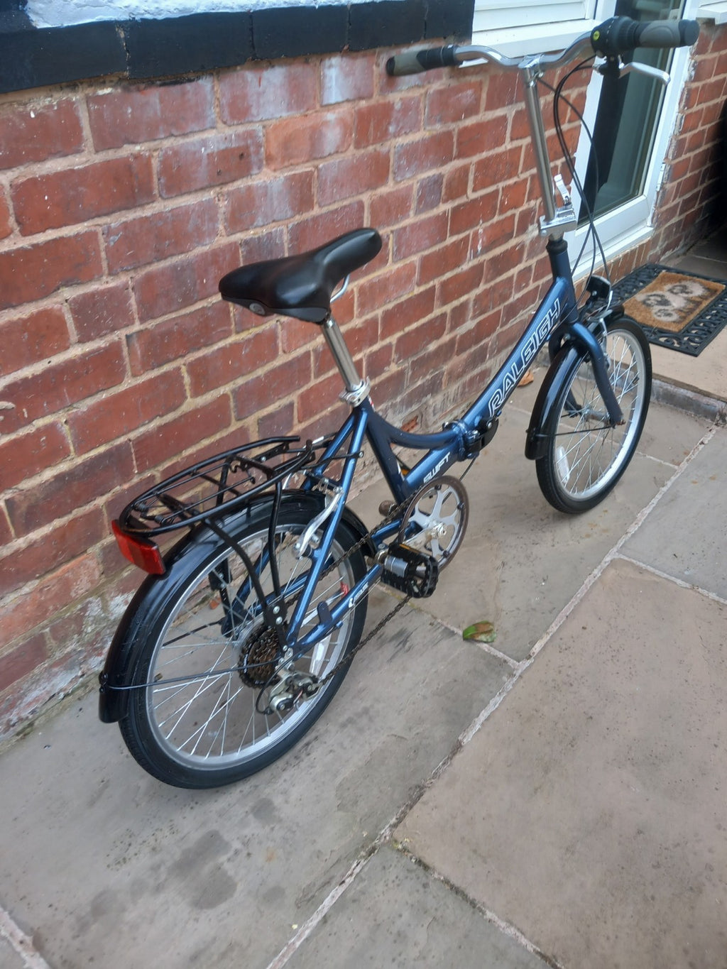 Raleigh Swift Folding Bike 6 Gears Excellent Condition