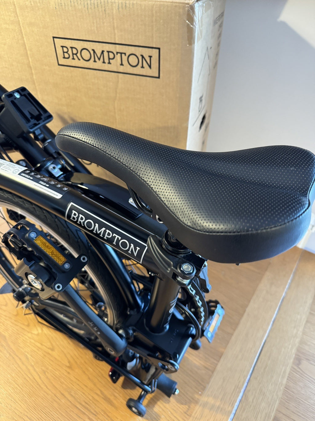 Brompton C Line Explore H6L 6 Speed High Handlebar Black – Mint & Boxed