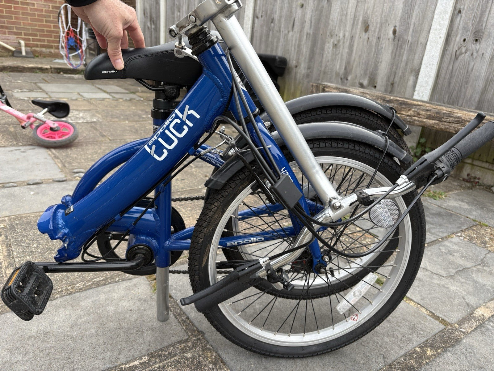 Apollo Tuck Folding Bike 20" 6-Speed