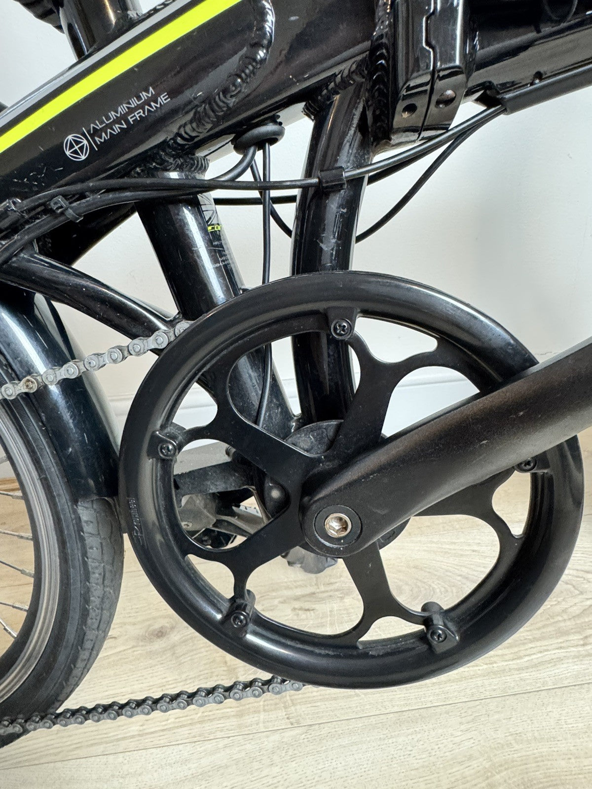 Carrera Crosscity Folding Bike 20” Wheels 8 Speed 36V 250W