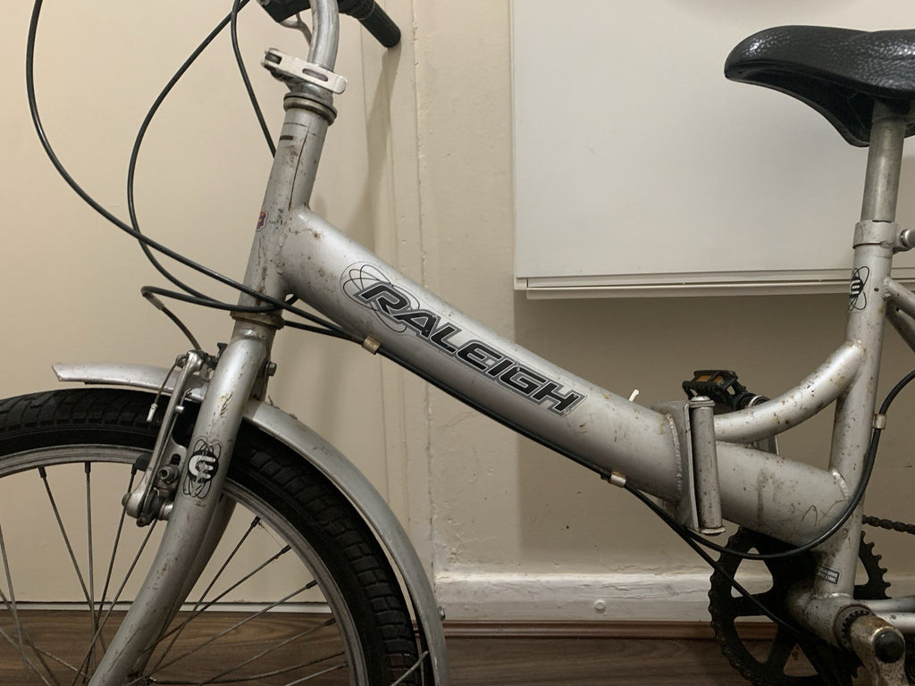 Raleigh  Bike 20in Silver/Black, Mudguards, Rear Rack, Grip Shifter