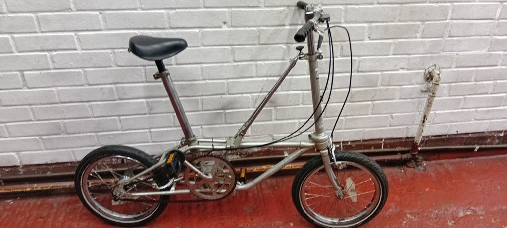 Silver Steel Folding Bike 20 in Wheels 1 Speed Riser Bars Rim Brake 24 cm