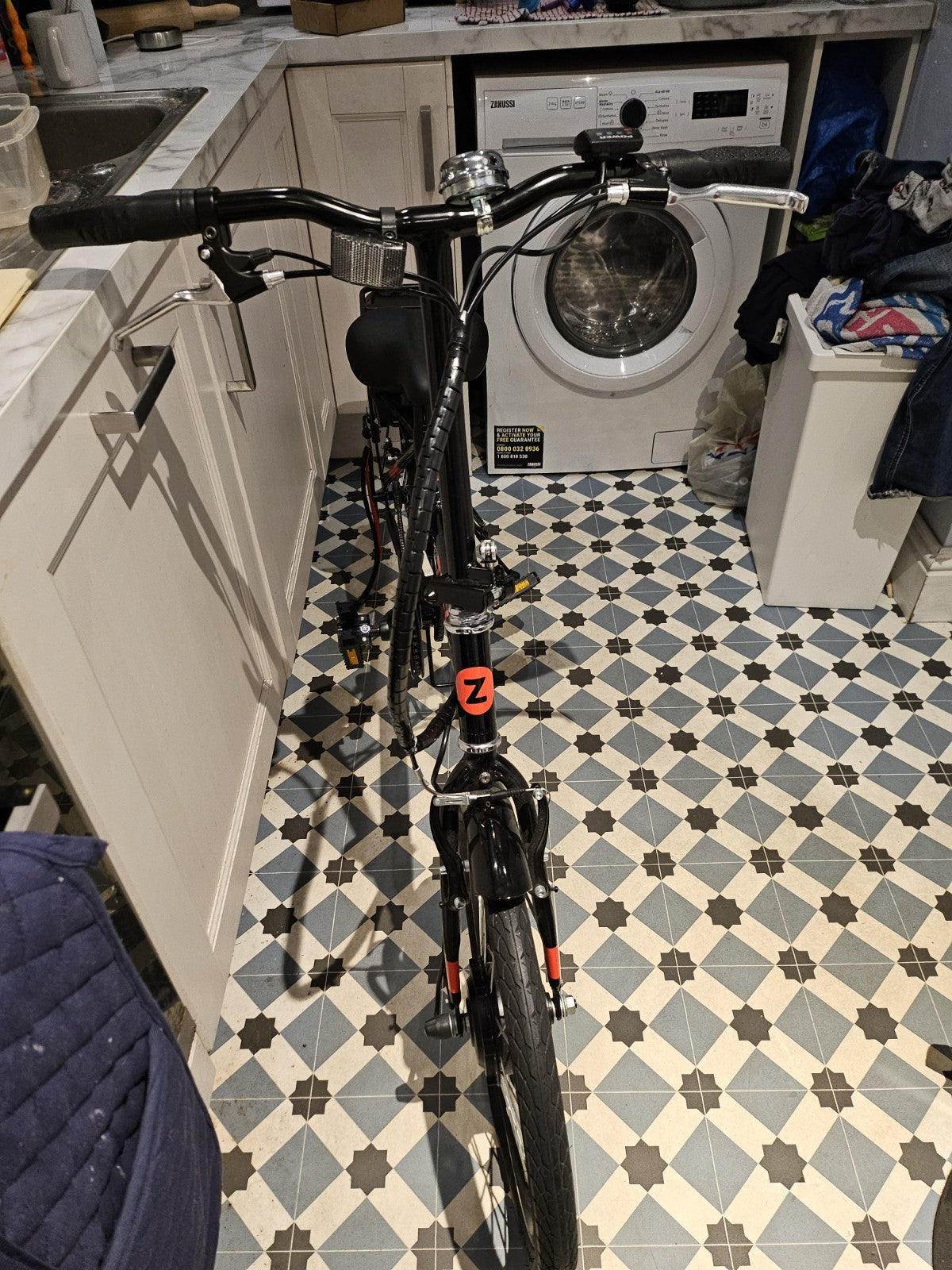 Zinc 20 Inch Wheel Size Eco Unisex 36V Folding  Bike, Black comes with charger