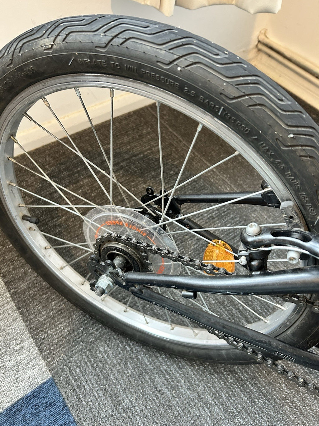 Decathlon BTWIN 100 20” Folding Bike – Lock & Stand Included