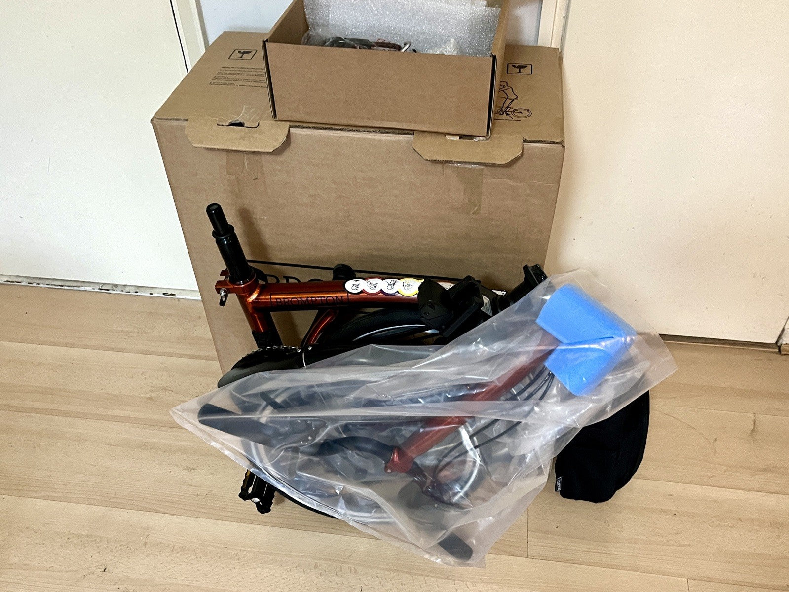 Brompton Ele ctric P Line Urban folding bike, 2024  Flame Lacquer, One size New