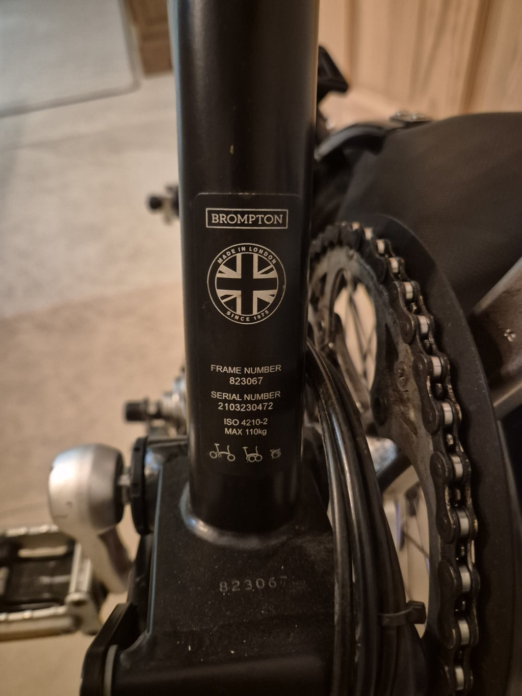 Brompton M6L Black 6 Speed Folding Bike Dynamo Lights Pump Carrier Block