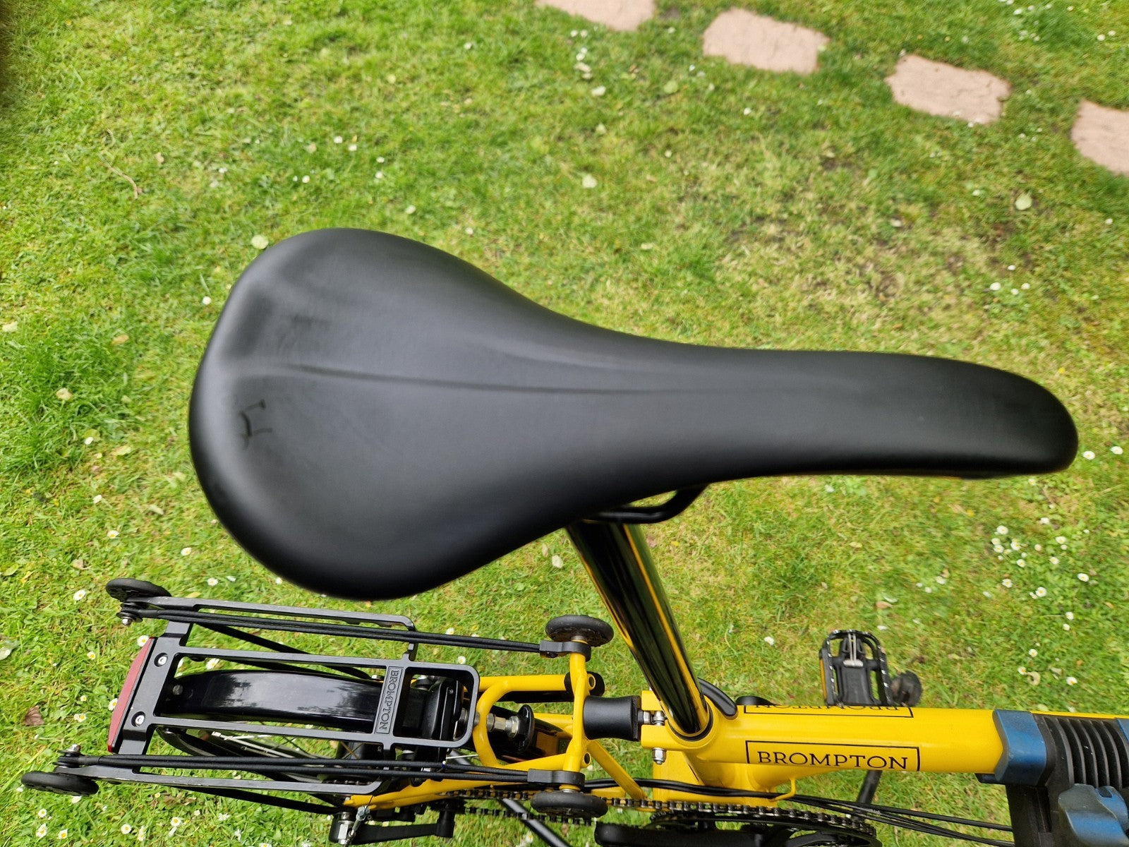 Brompton C Line 6 speed/Rack  Explore, Bumblebee Yellow/Black Mudguards LED