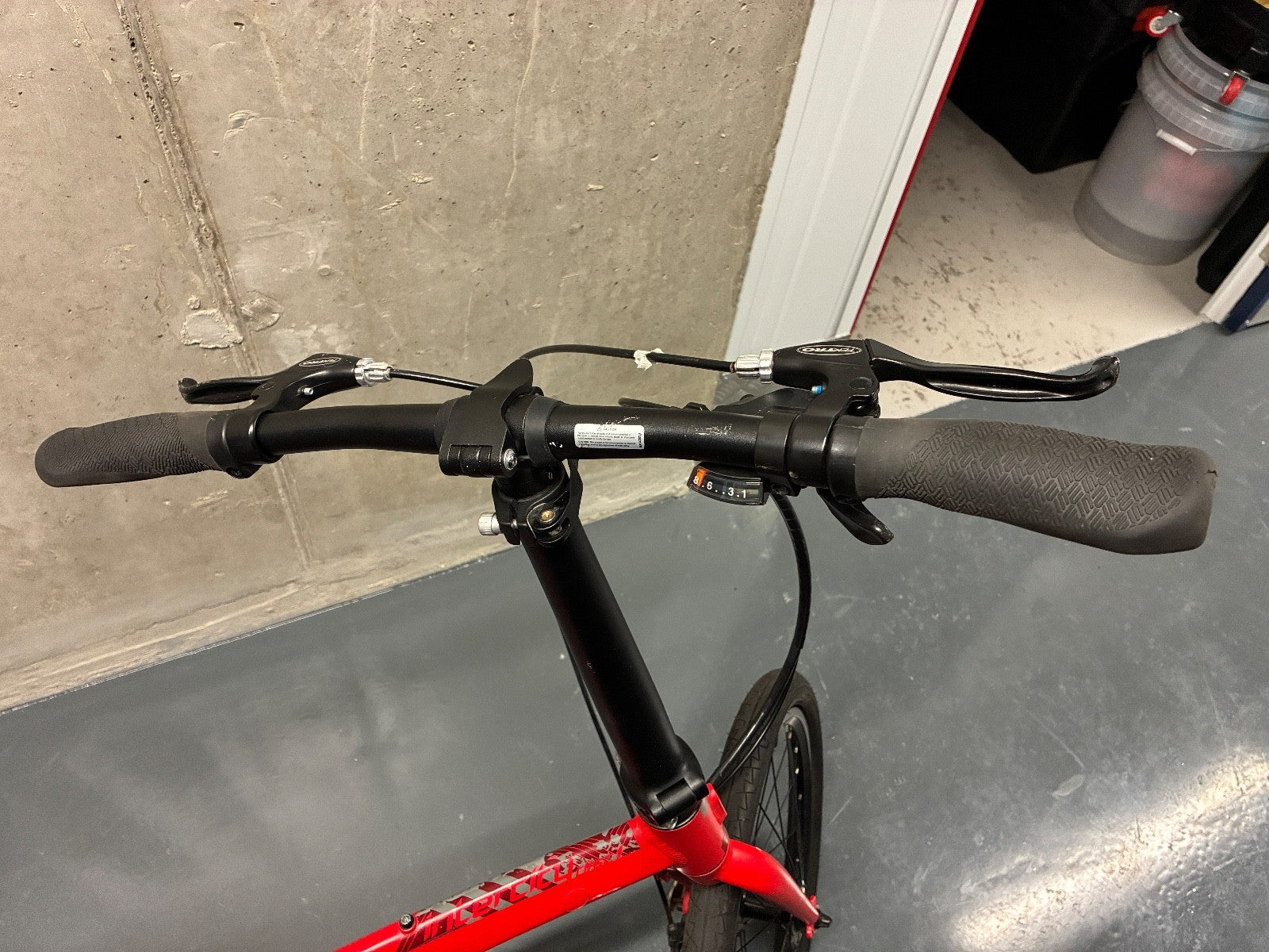 Carrera Intercity 8-Speed Folding Bike with Disc Brakes - Fair Condition