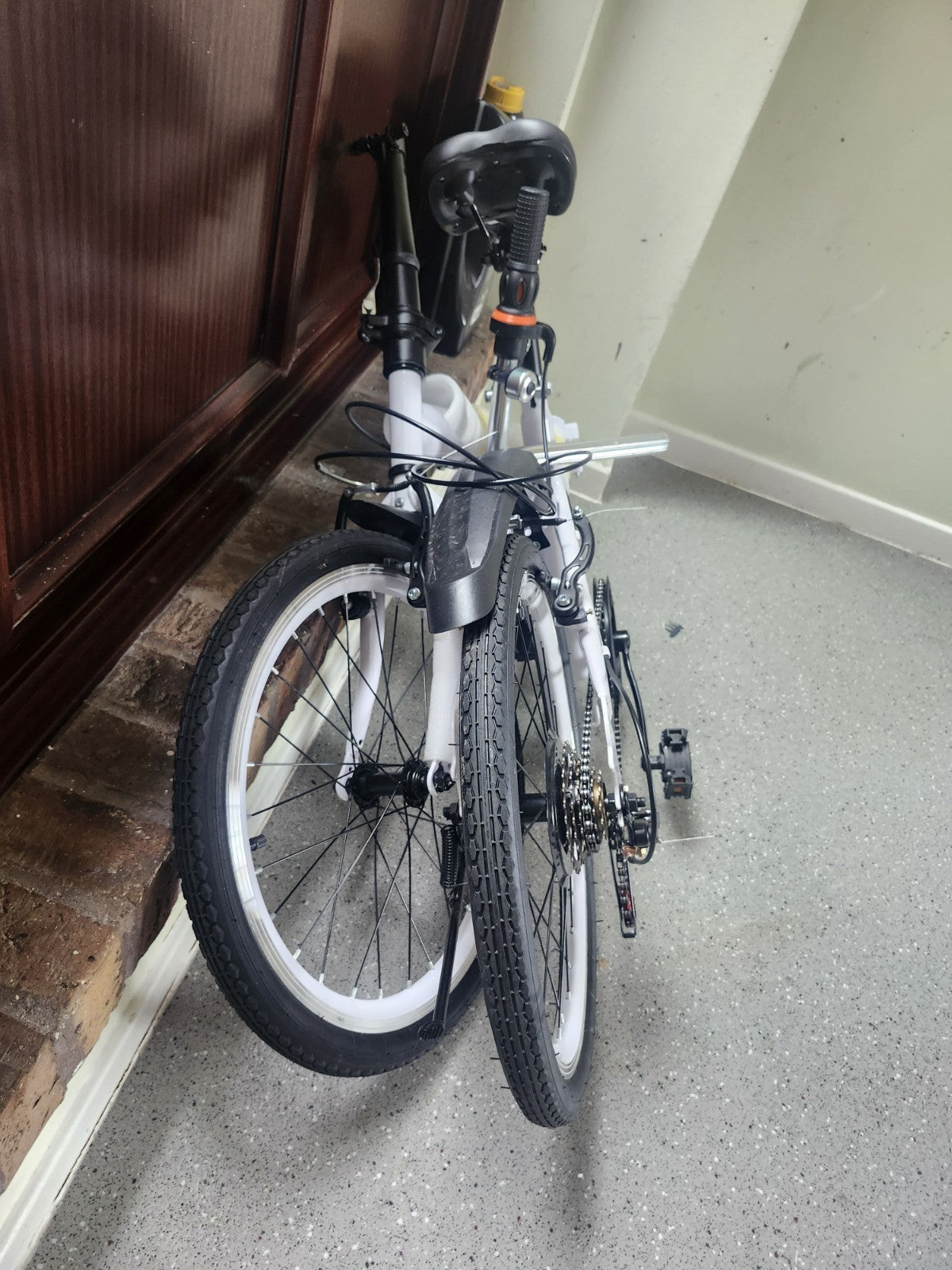 Brand New  Folding Bike – White – Never Used –