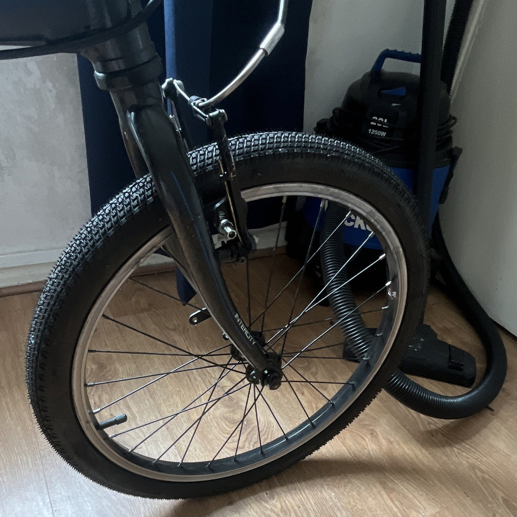 Carrera Intercity Folding Bike 20in Black V-Brake Flat Bar Gripshifter