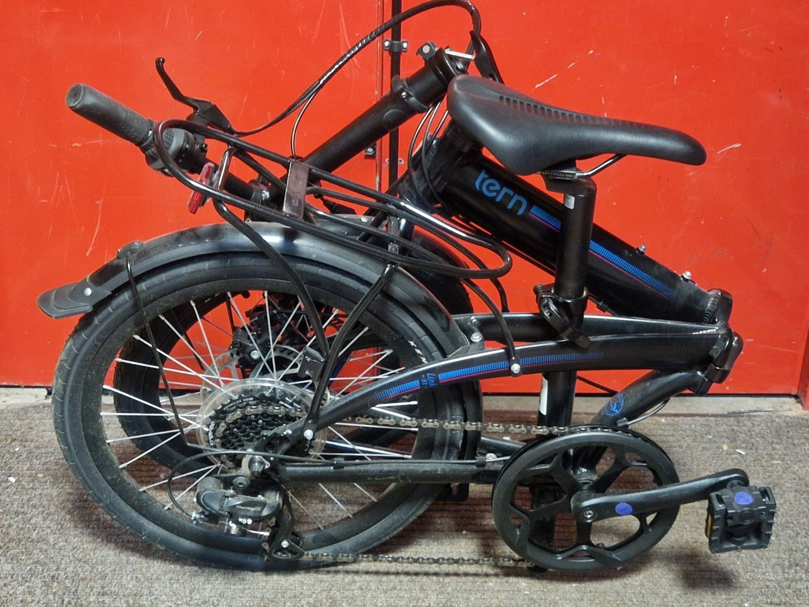 Tern Link B8 Folding Bike - Easy to Fold and Store, Ideal for Public Transport
