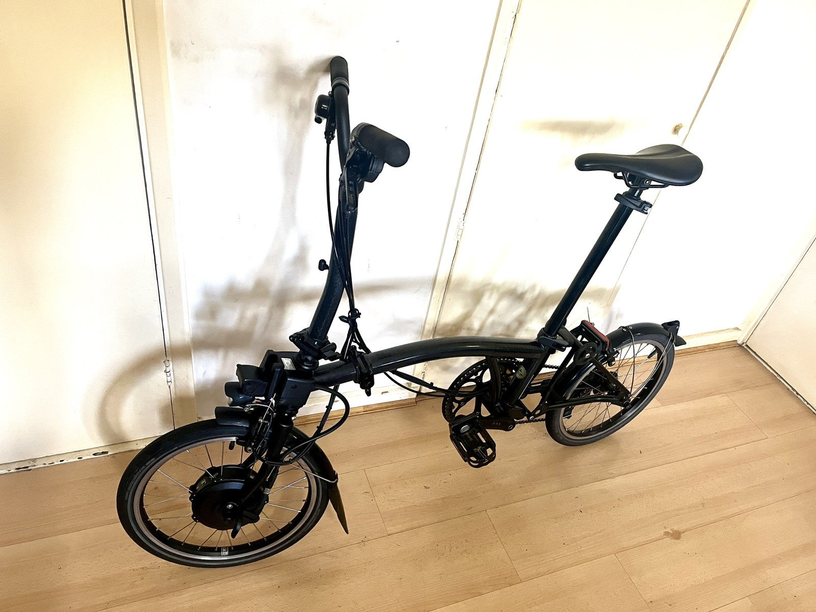 Brompton P Line Electrc Urban 4S, Midnight Black Edition Mid Handlebar RRP £3800