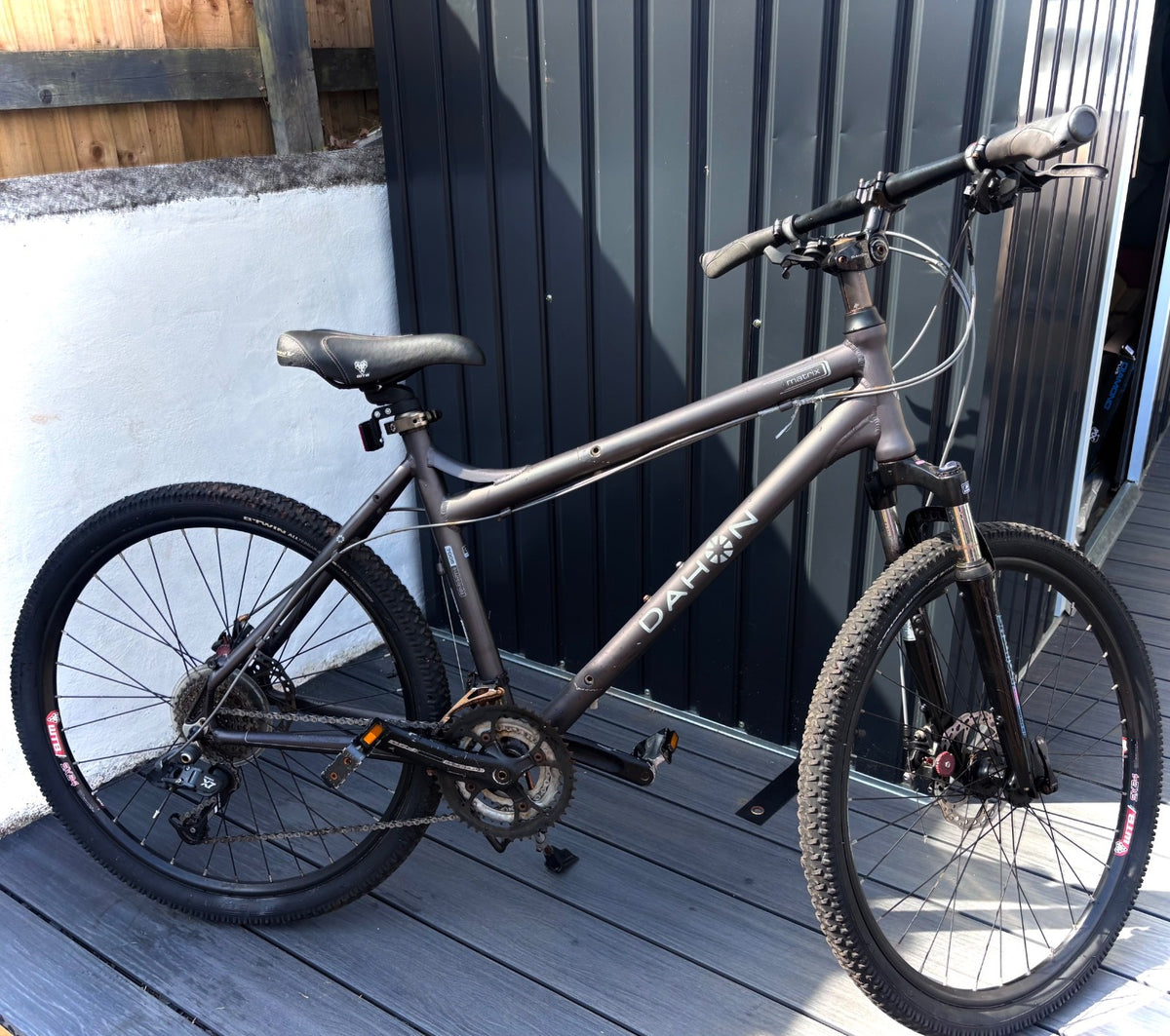 Dahon Matrix 2011 full size folding bike bicycle, 26” Wheel Disc Brakes 24 Speed