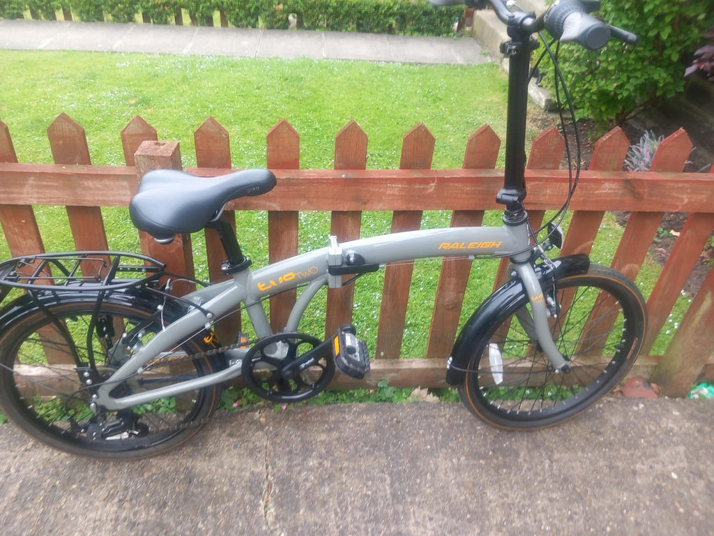 Raleigh Evo 2 Folding Bike - Grey - 7 Speed (Very Good Condition)