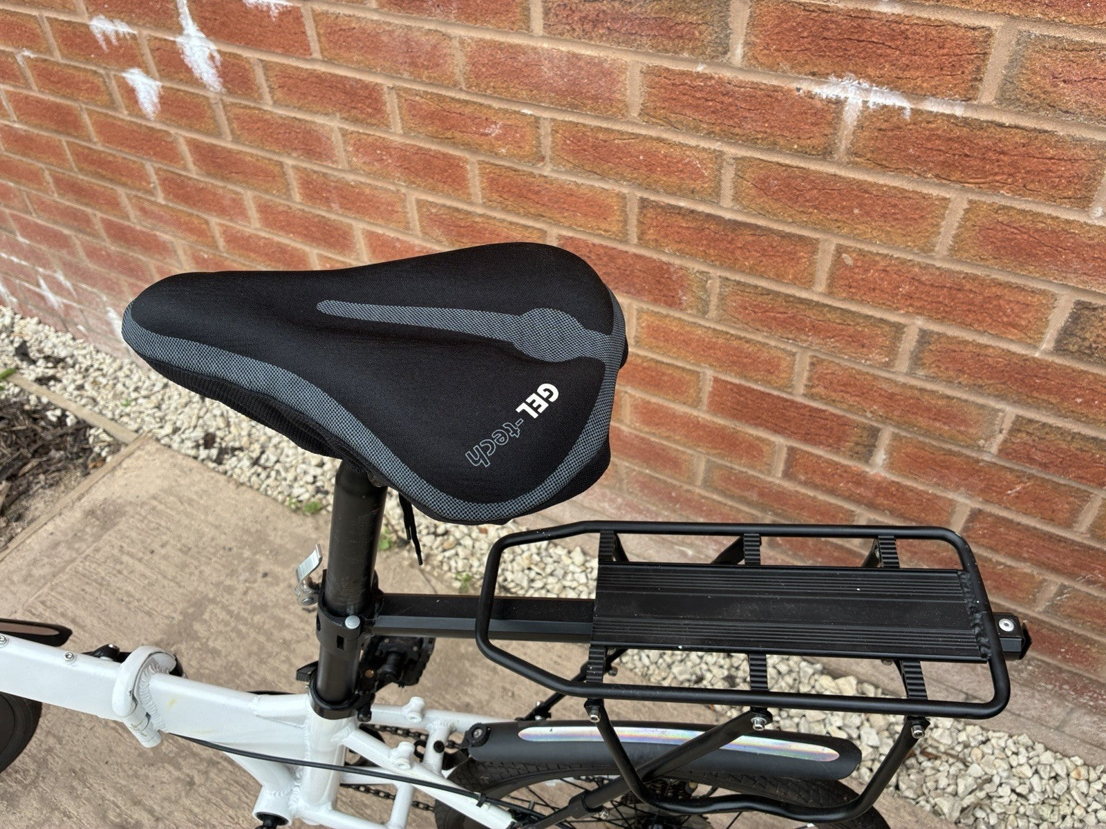 White/Black 20in Folding Bike Medium Frame Mechanical Disc Brakes Rack Guards