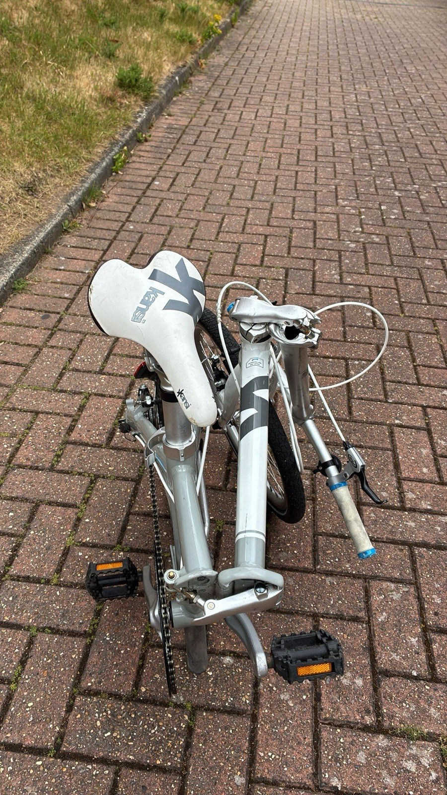 Kansi 9Twenty Folding Bike 20" 3-Speed White/Grey — Excellent Condition