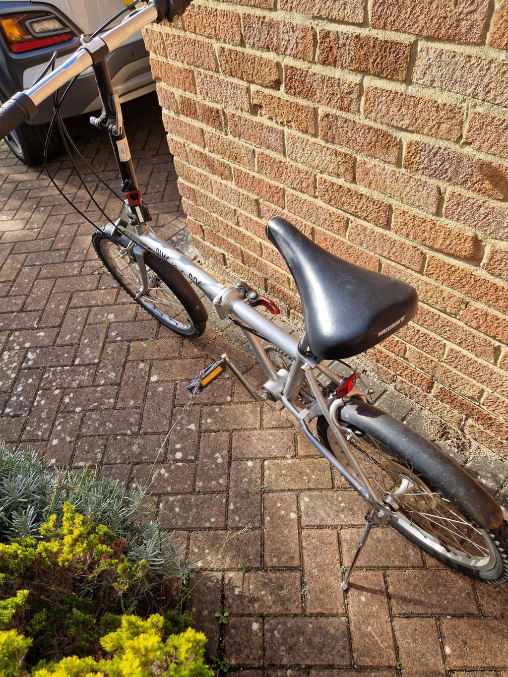 BULL DOG Touring 20in Silver Folding Bike 6-Speed Shimano RevoShift Steel