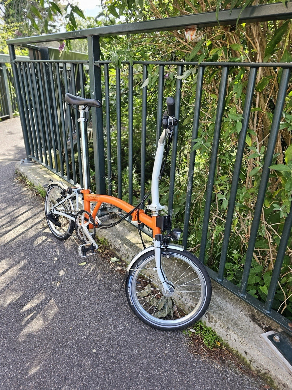 Brompton Folding Bike 16in Wheels Orange/white Silver Mudguards Cruiser Bar