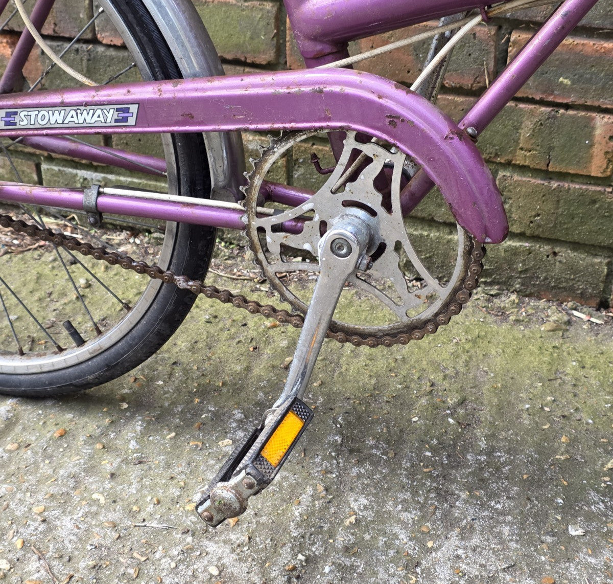 1970's VINTAGE Raleigh Stowaway FOLDING Bike (17" FRAME SIZE w/ 20" WHEELS)