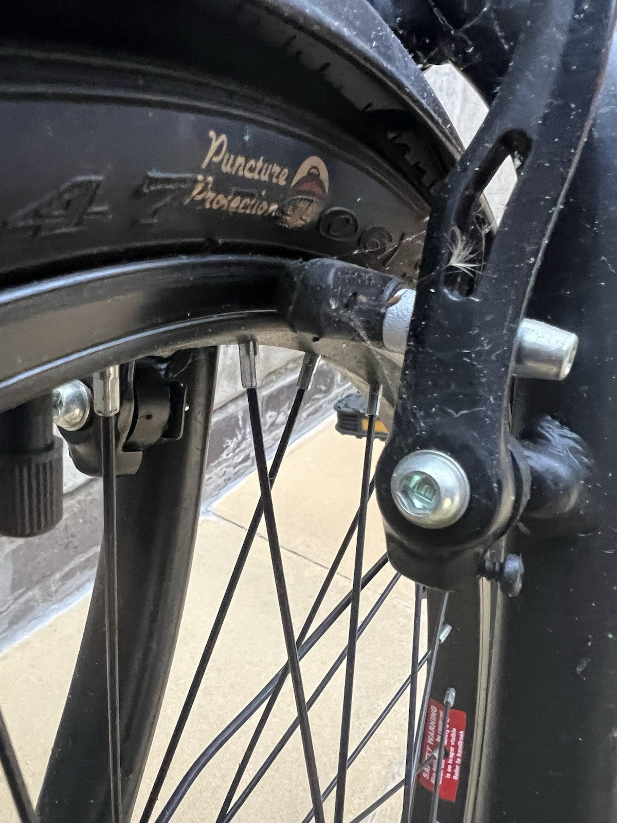 Raleigh FoldWay Bike 20in Black 7-Speed Grip Shifter