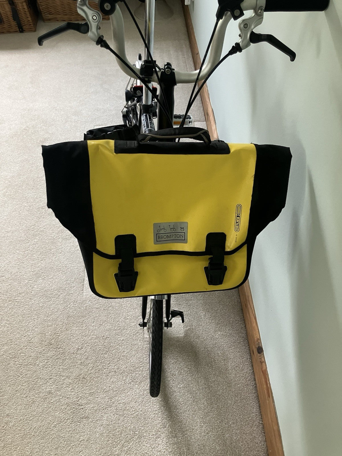 Brompton M6L 6 Speed Folding Bike Black – Only Ridden 3 Times + Ortlieb Bag