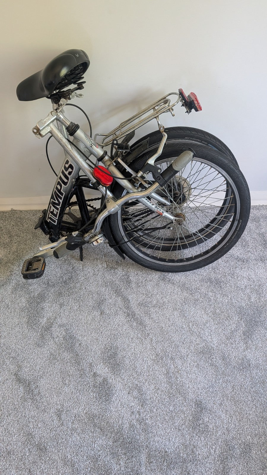 Folding Bicycle, Adults size 20 inch wheels condition used. Collection only!