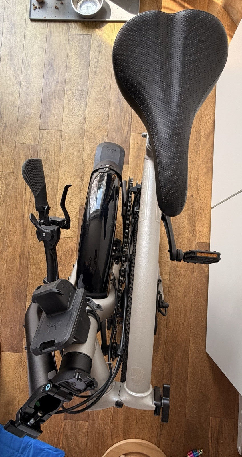 Brompton elctrc G Line, trail dust white, 4 speed, Medium, pristine condition