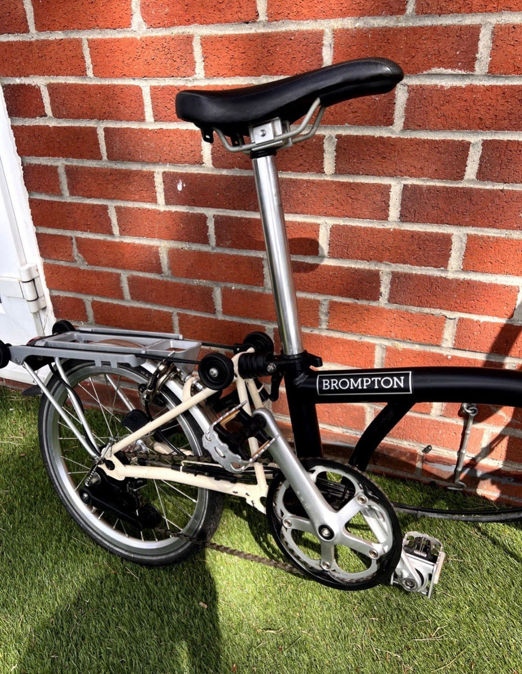 Brompton P6R folding bicycle Black/Cream