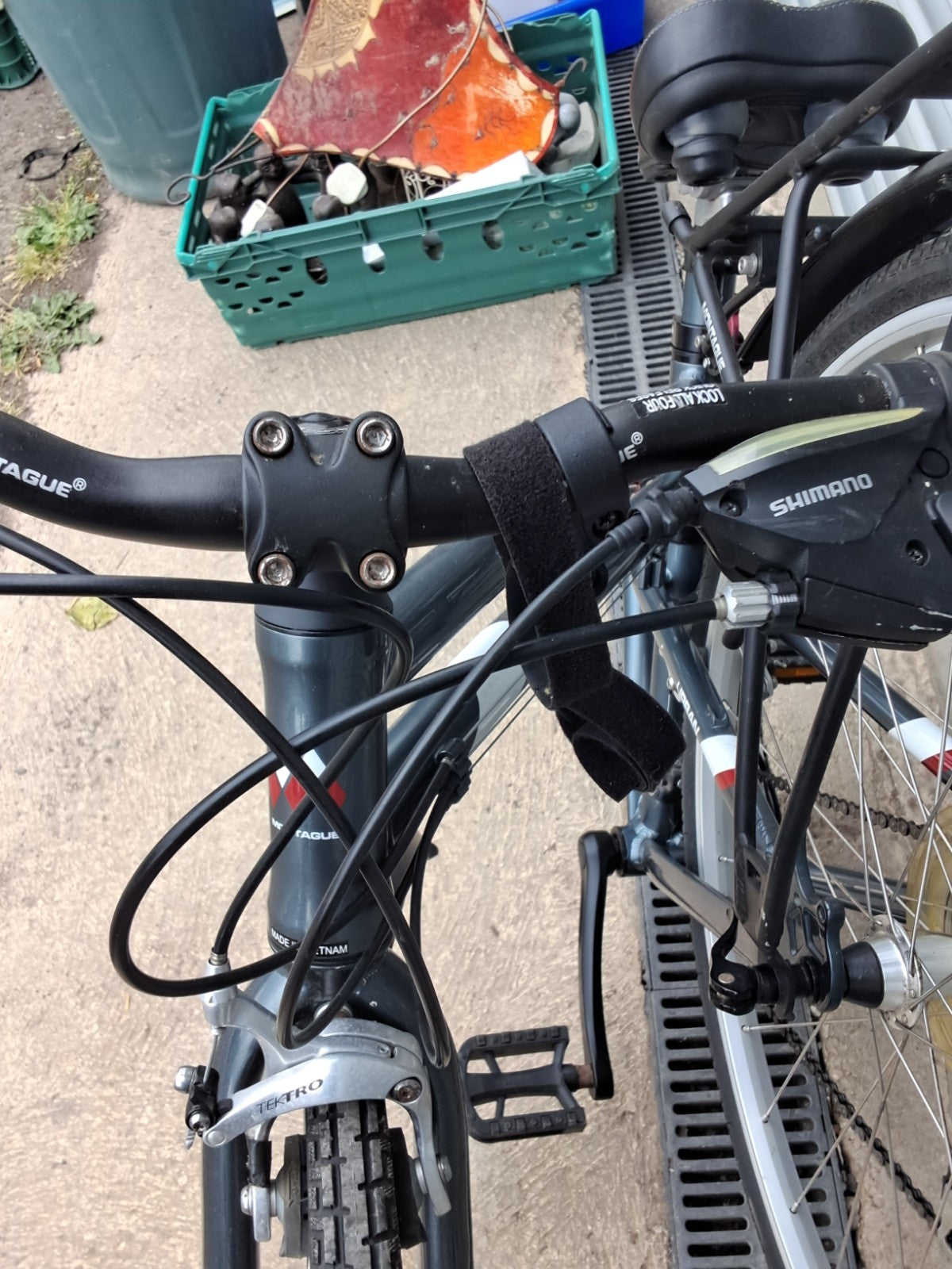 Montague Urban Folding Bike 21 Speed 700c Hybrid Commuter Bicycle 53cm Frame