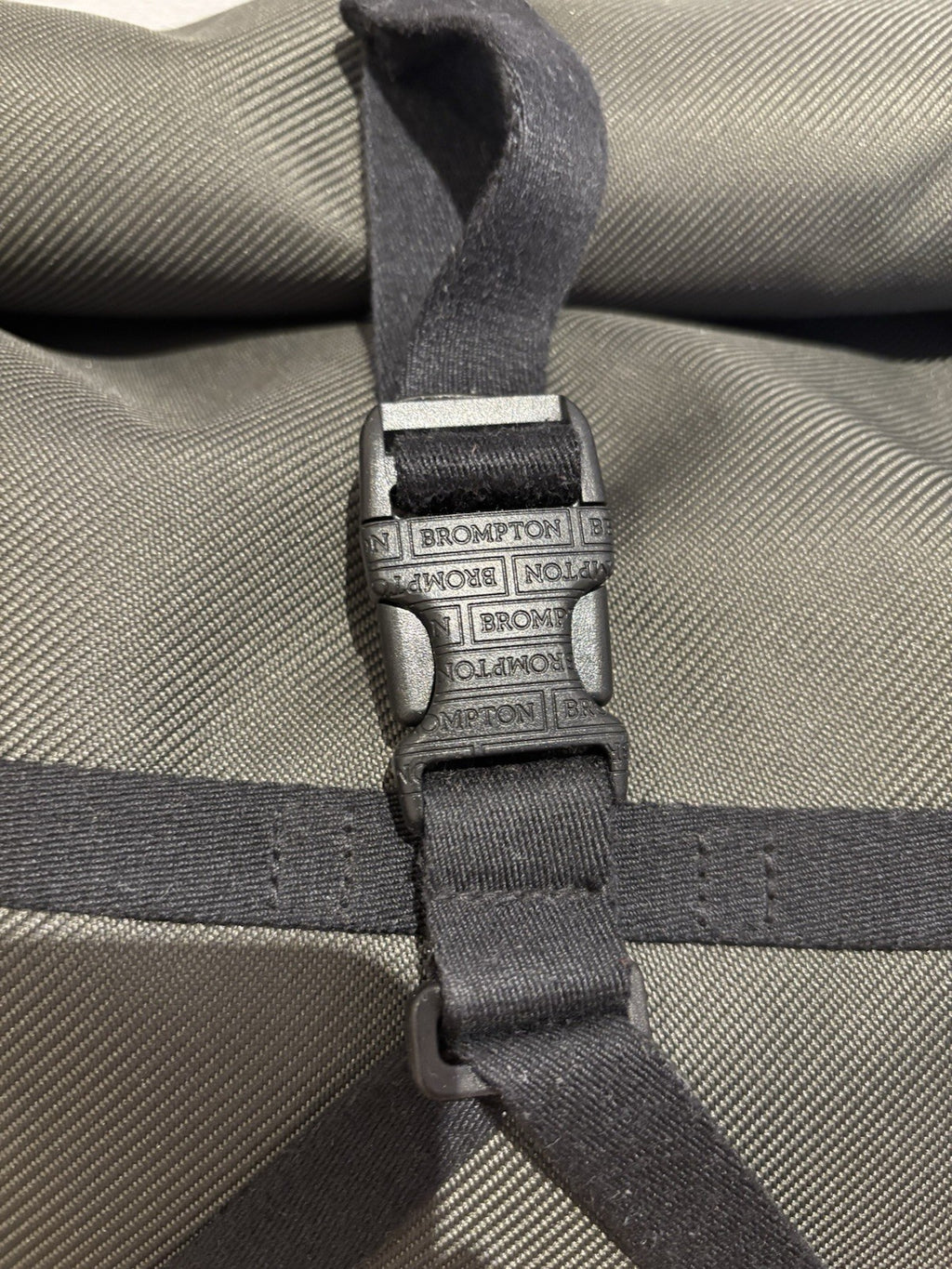 Brompton Borough Roll Top Bag Medium, Olive Green