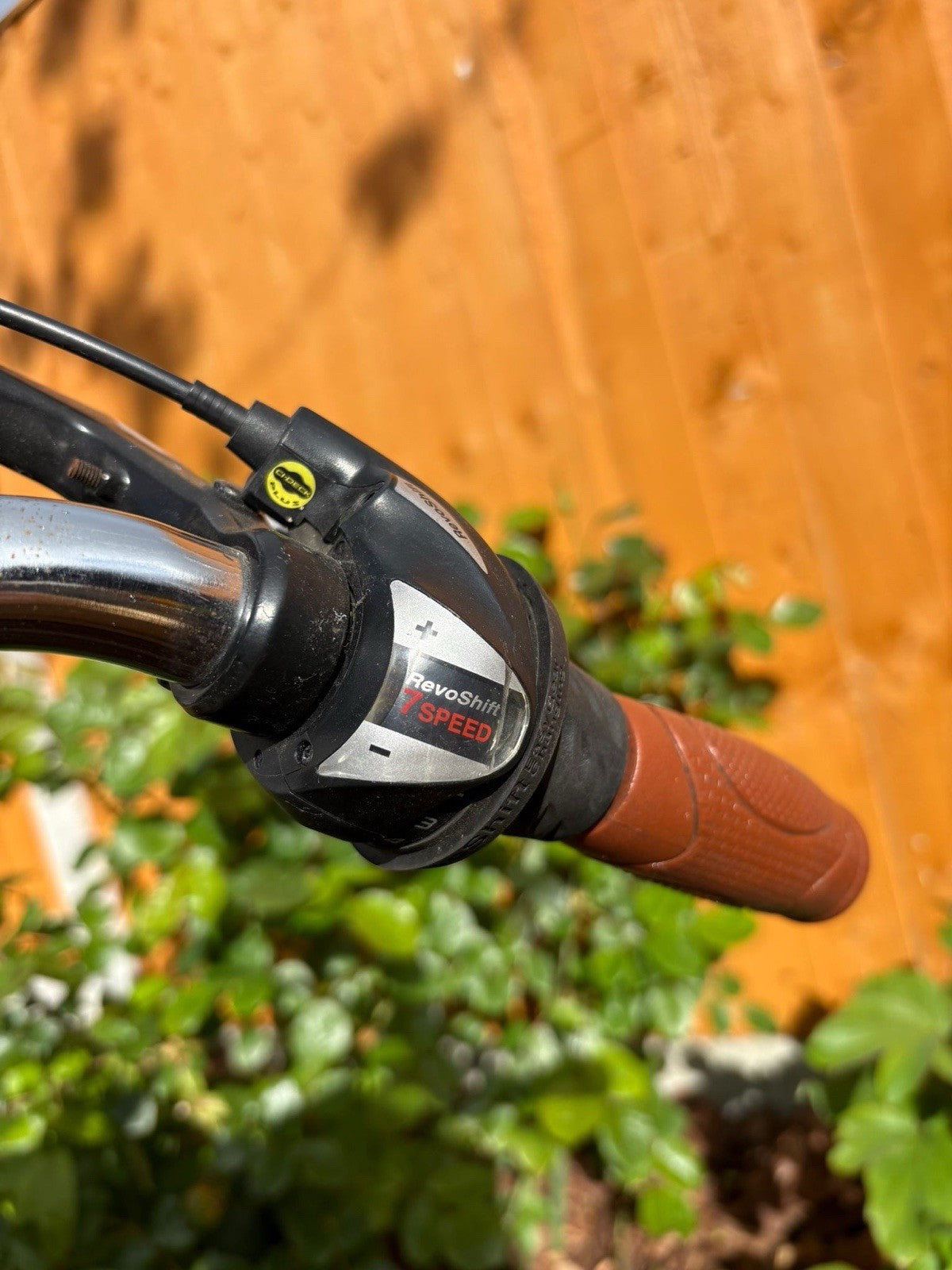 Ecosmo Ladies Folding Bike - Working Order But Would Benefit From A Service