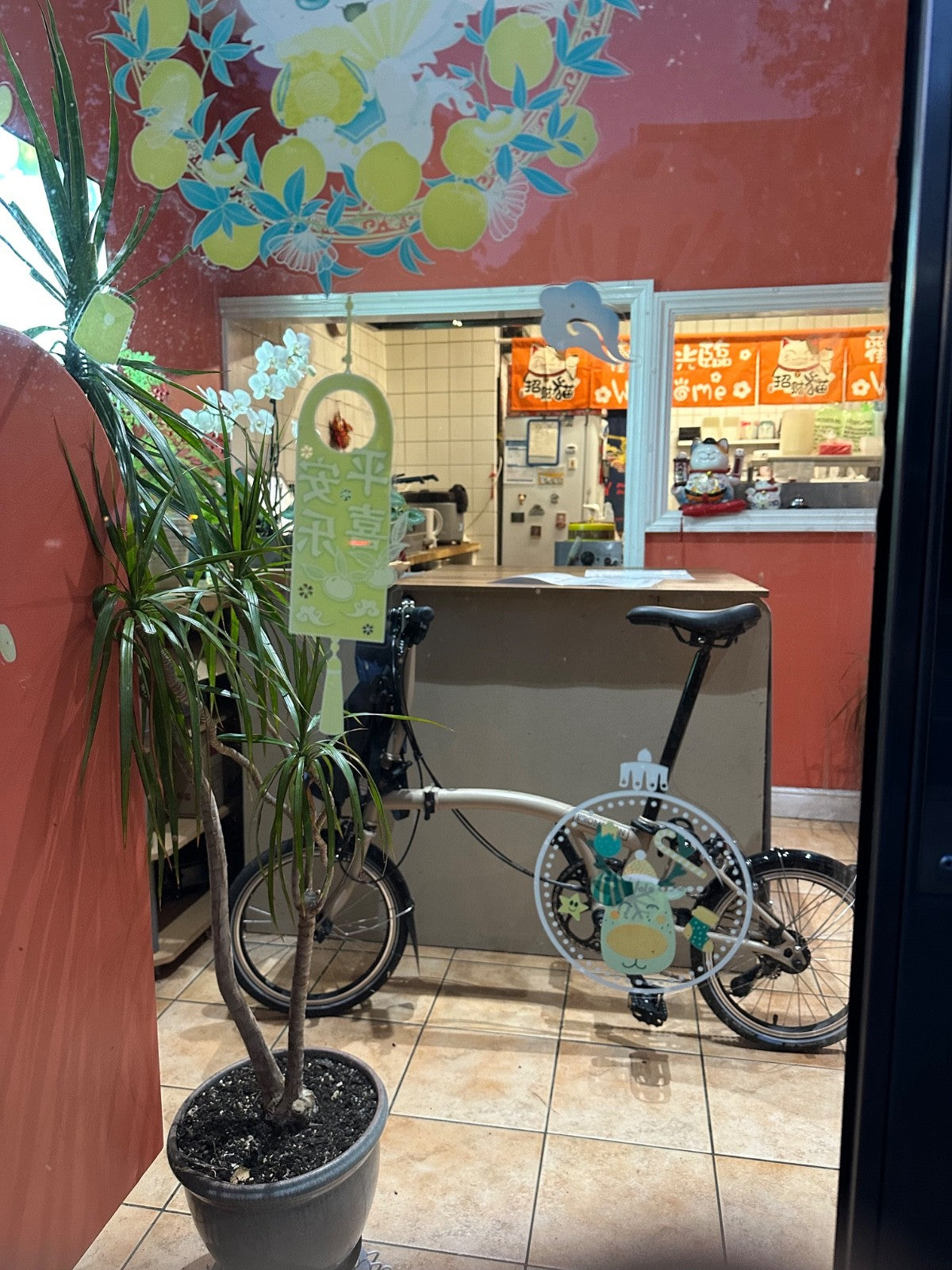 Brompton C Line Explore Elctrc Bike 2025 12-Speed, Roller Frame, Dune Sand