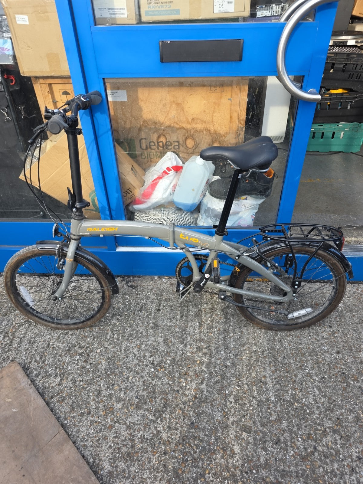 Raleigh Evo 20in Folding Bike Grey/Black, 7 Gear Speed, Rear Rack, V-Brakes.
