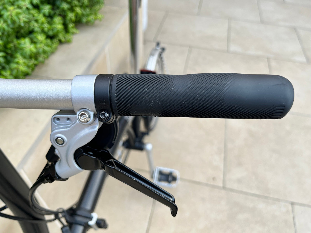 Brompton S2L 2-speed folding bike, black, very good condition