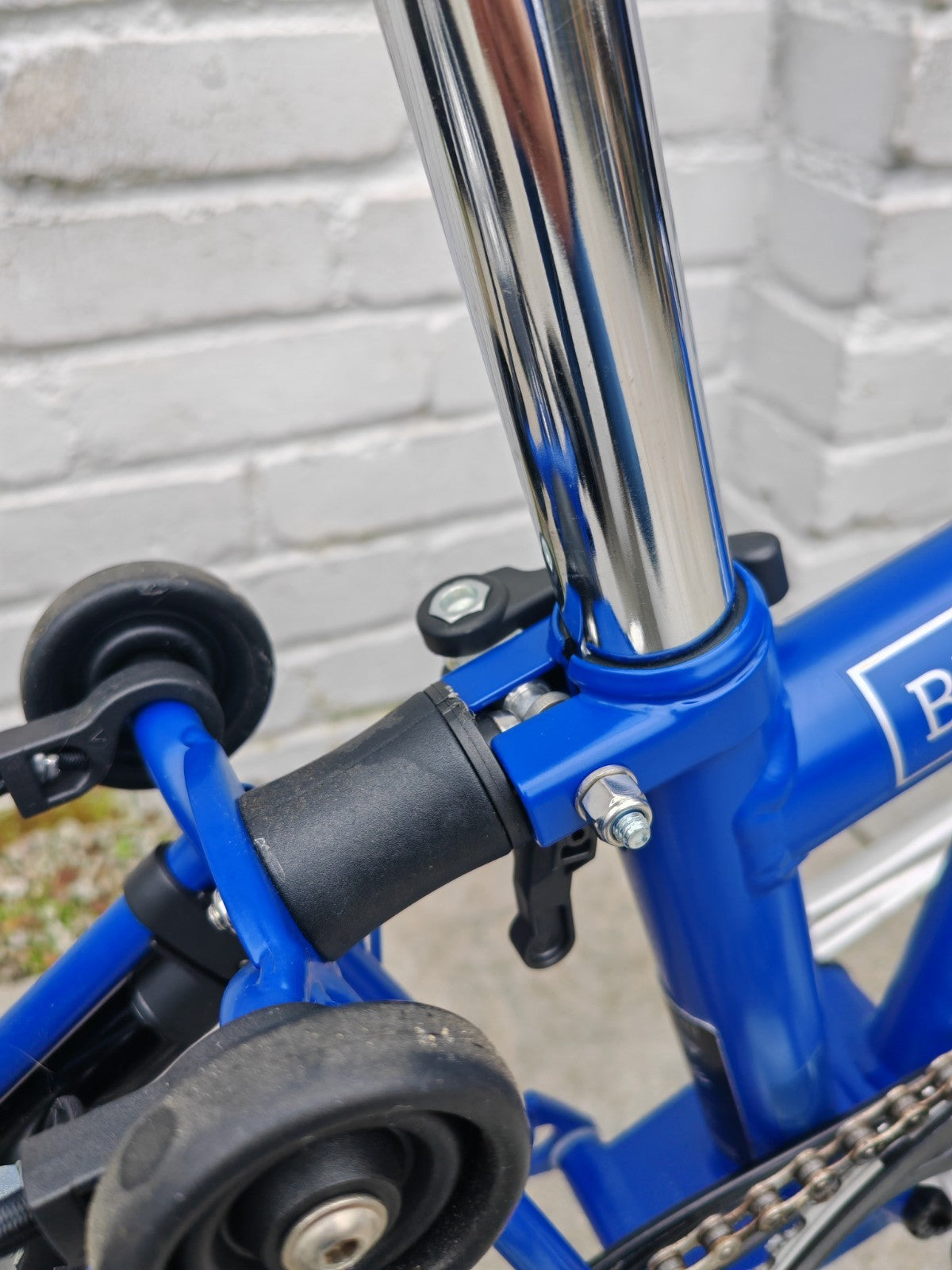 Brompton M6R in Piccadilly Blue Folding bike C Line - approx 10miles used