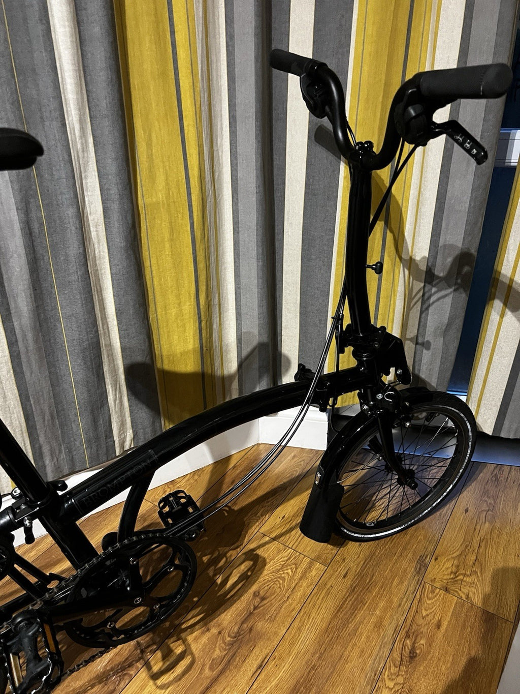 Brompton 6-Speed Black edition with panier rack and roller wheels