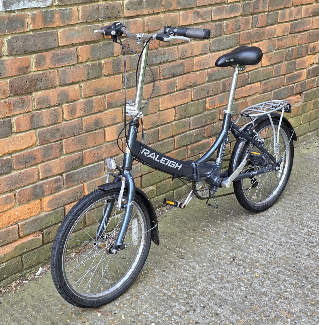 Raleigh EVO 7SP Folding Bike, Aluminum Frame, 20" Wheels, 7 Speed