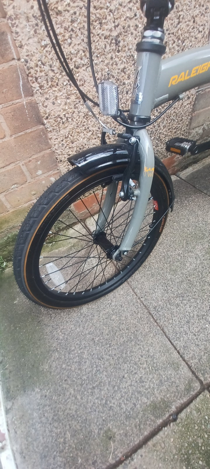 Raleigh Evo 2 Folding Bike - 7 Speed Shimano - 20" Wheels