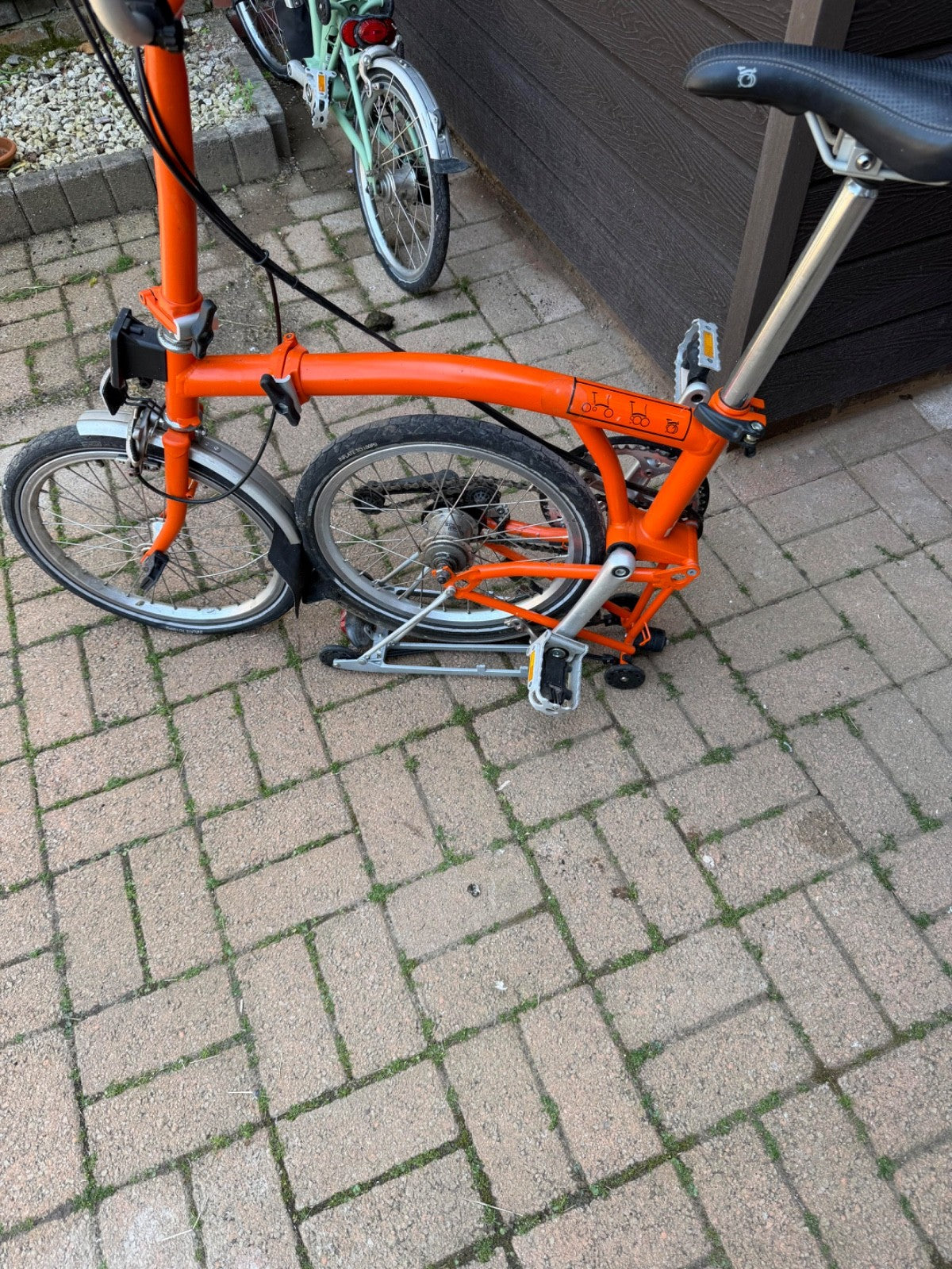 brompton folding bike 6 speed Orange .Item in good working order.