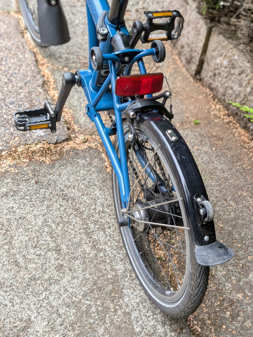 Brompton C Line Explore 2024 Folding Bike 6-Speed, Mid-Bar Ocean Blue