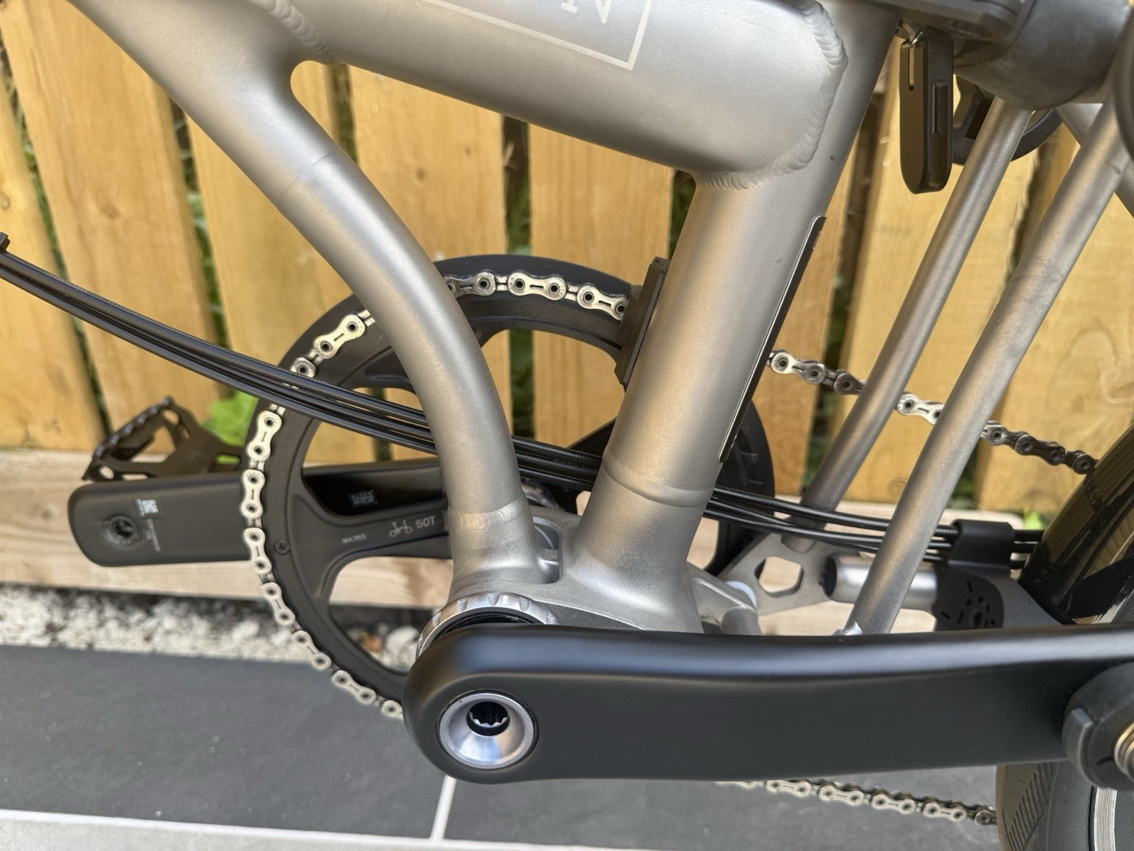 Bromton T LINE 12 SPEED MY24/MID, used 20-30 times, light scratch on mudguard.